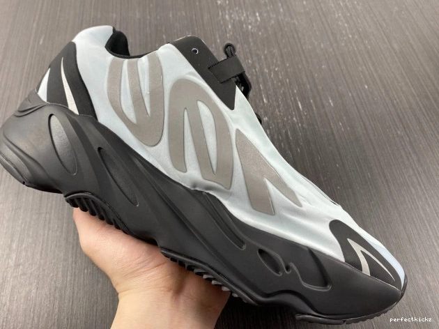 Adidas Tint Blue GZ0711 MNVN 700 Yeezy Boost 0812